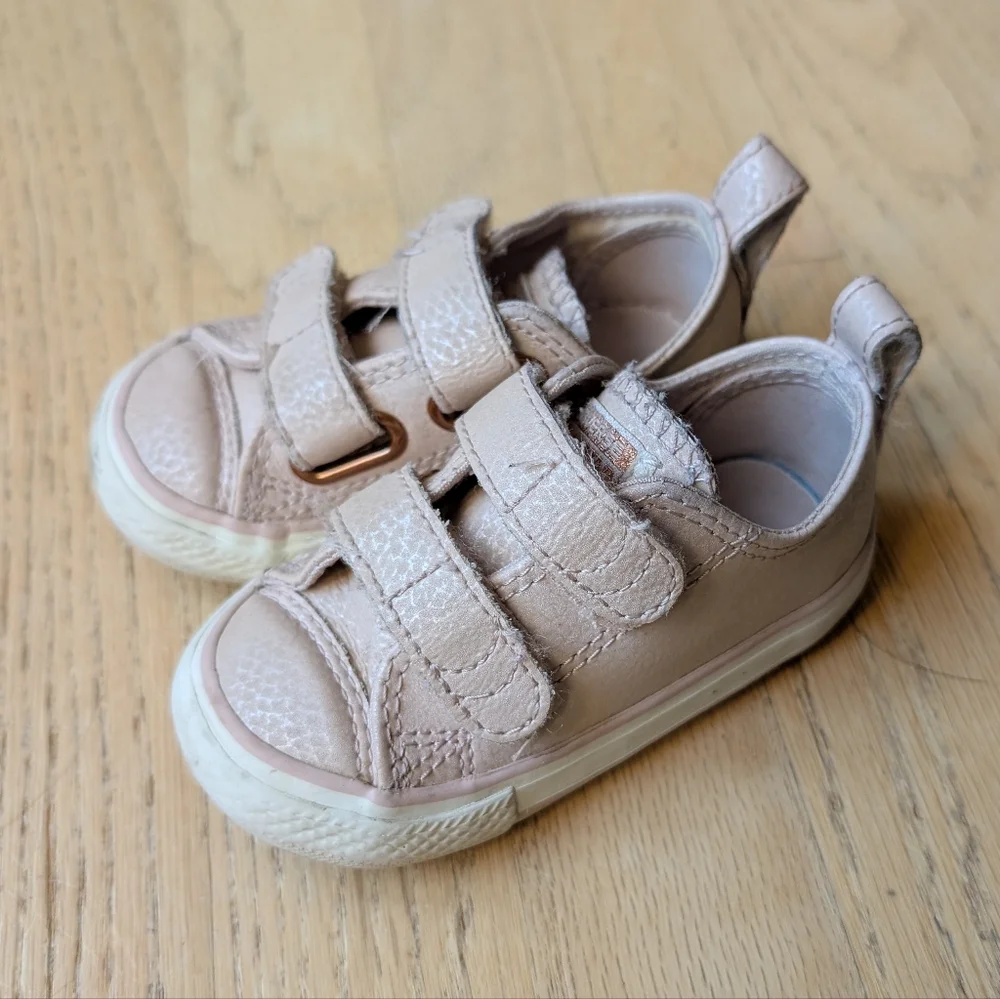 Converse Toddler Sneakers Pink Leather Size 5